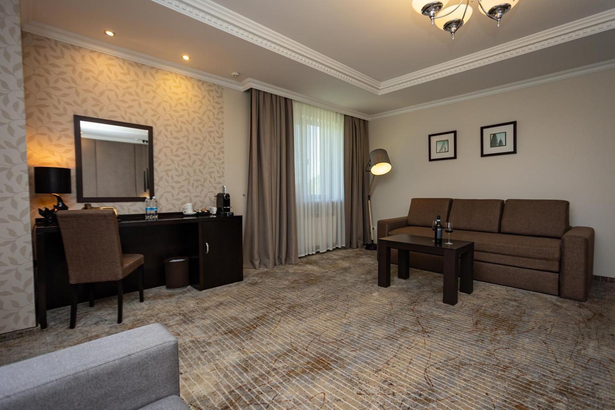 Riverside- Hotel And Mice Chernihiv Exterior photo