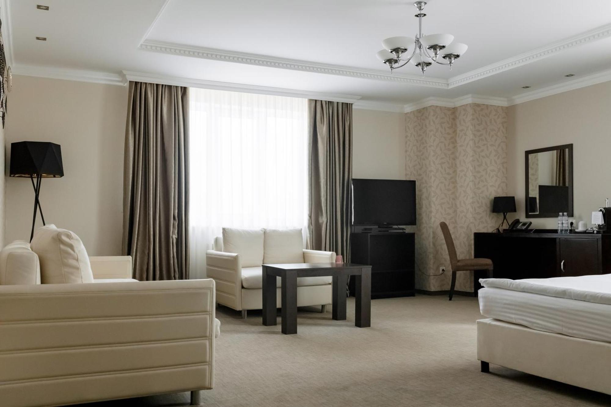 Riverside- Hotel And Mice Chernihiv Exterior photo