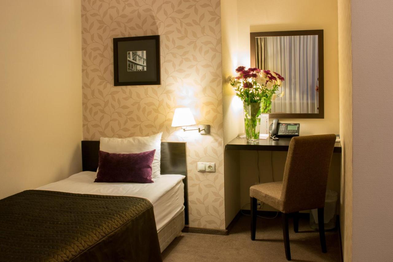 Riverside- Hotel And Mice Chernihiv Room photo