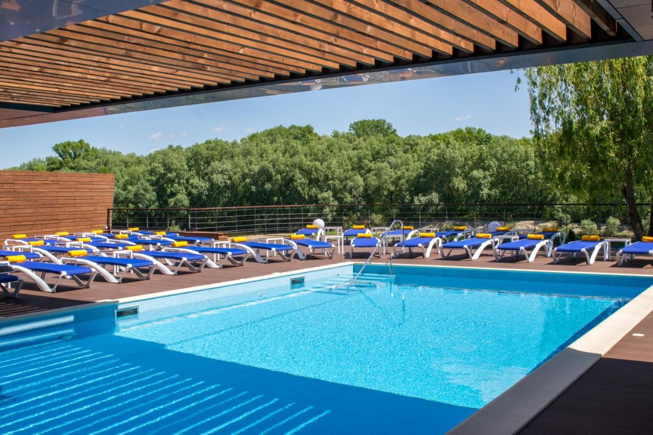 Riverside- Hotel And Mice Chernihiv Exterior photo